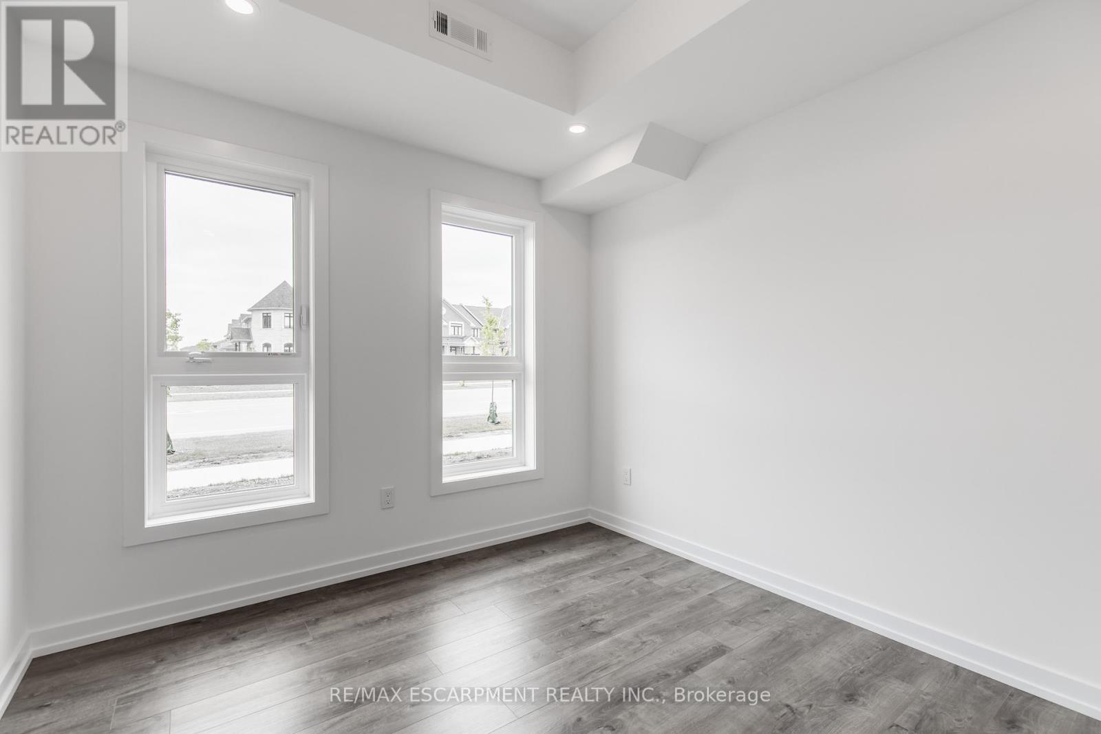 Photo 12 of 243 Burke Street, Hamilton ON
