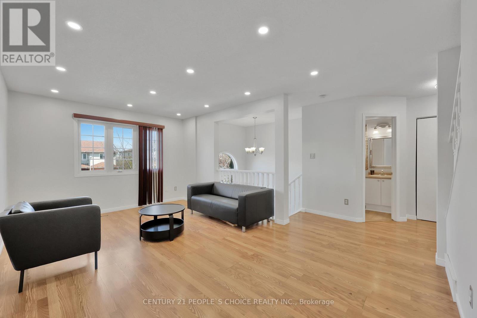 Photo 11 of 34 Phair Crescent, London South ON