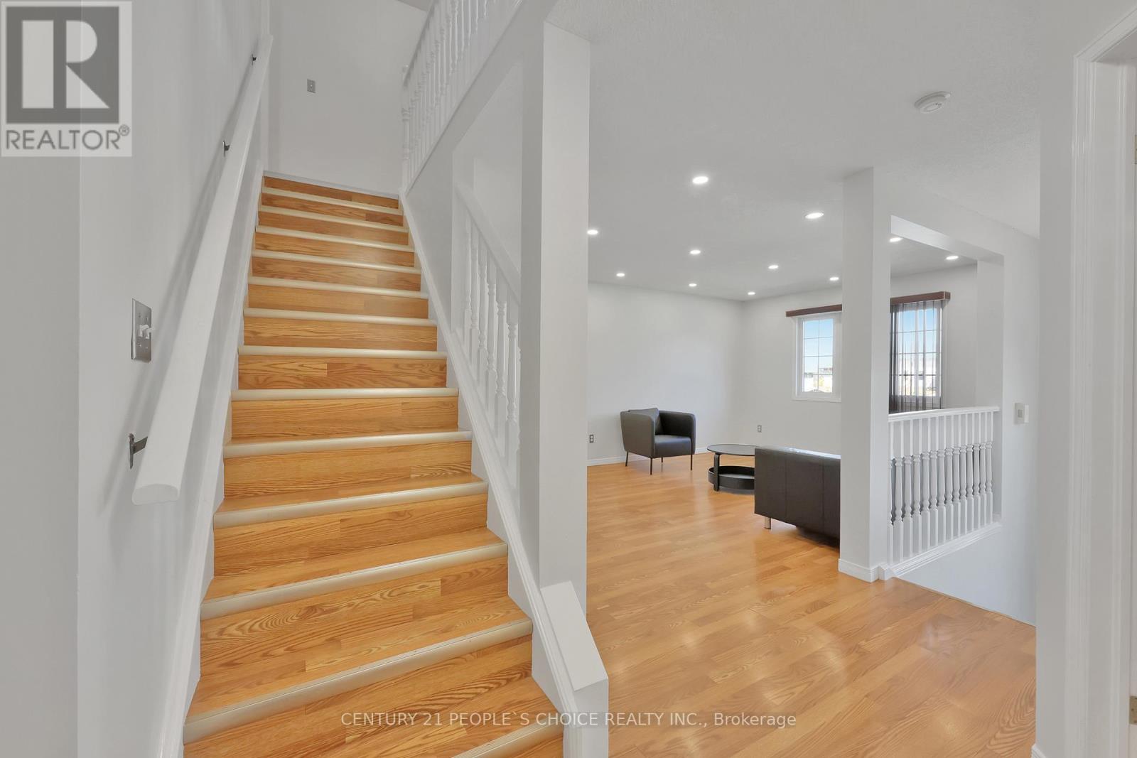 Photo 10 of 34 Phair Crescent, London South ON