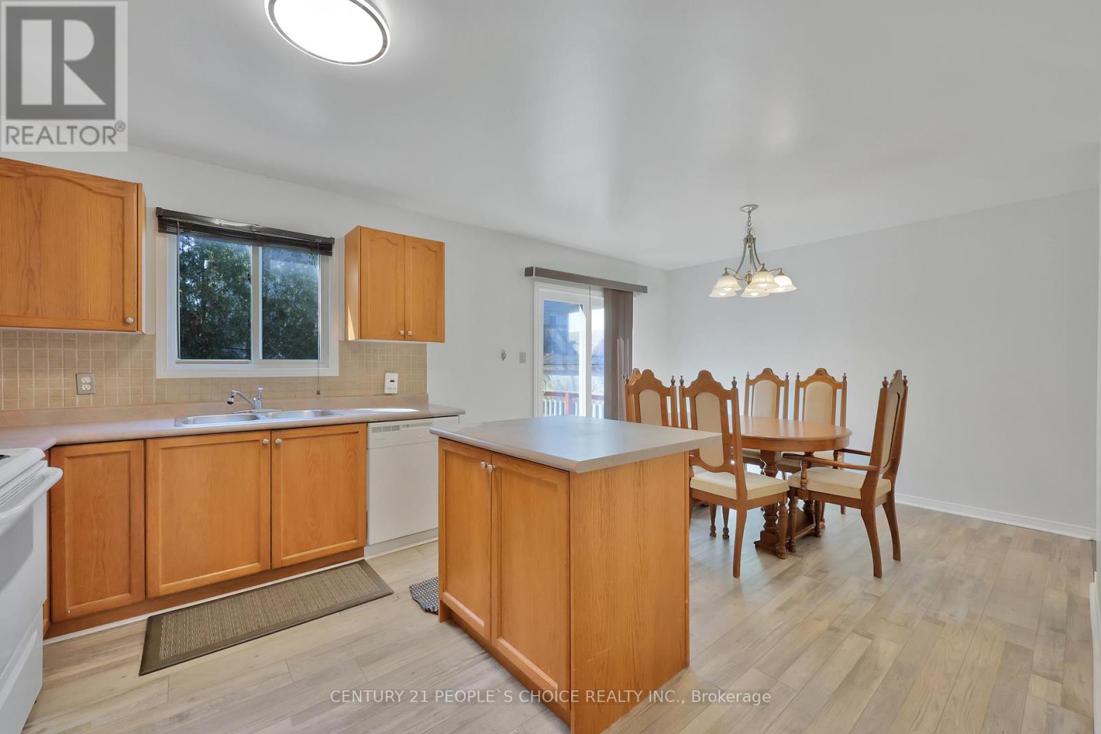 Photo 15 of 34 Phair Crescent, London South ON