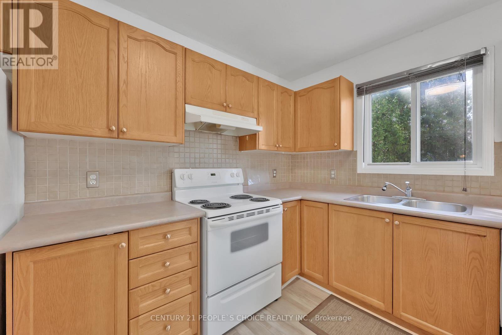 Photo 9 of 34 Phair Crescent, London South ON