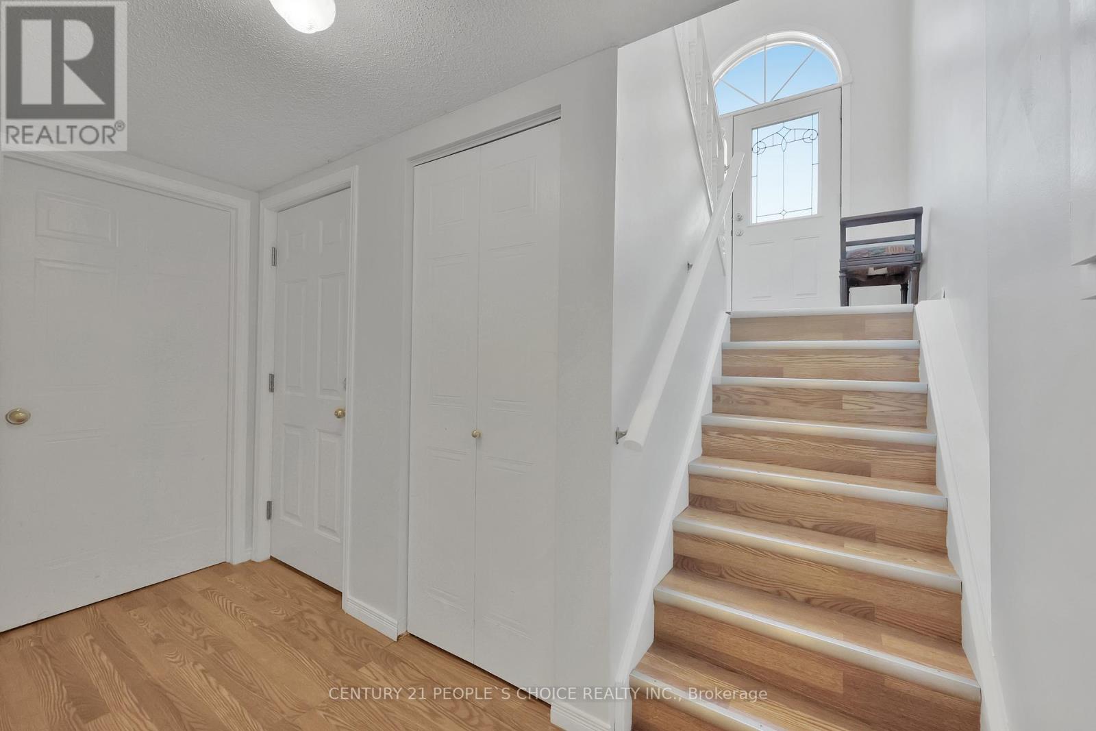 Photo 17 of 34 Phair Crescent, London South ON