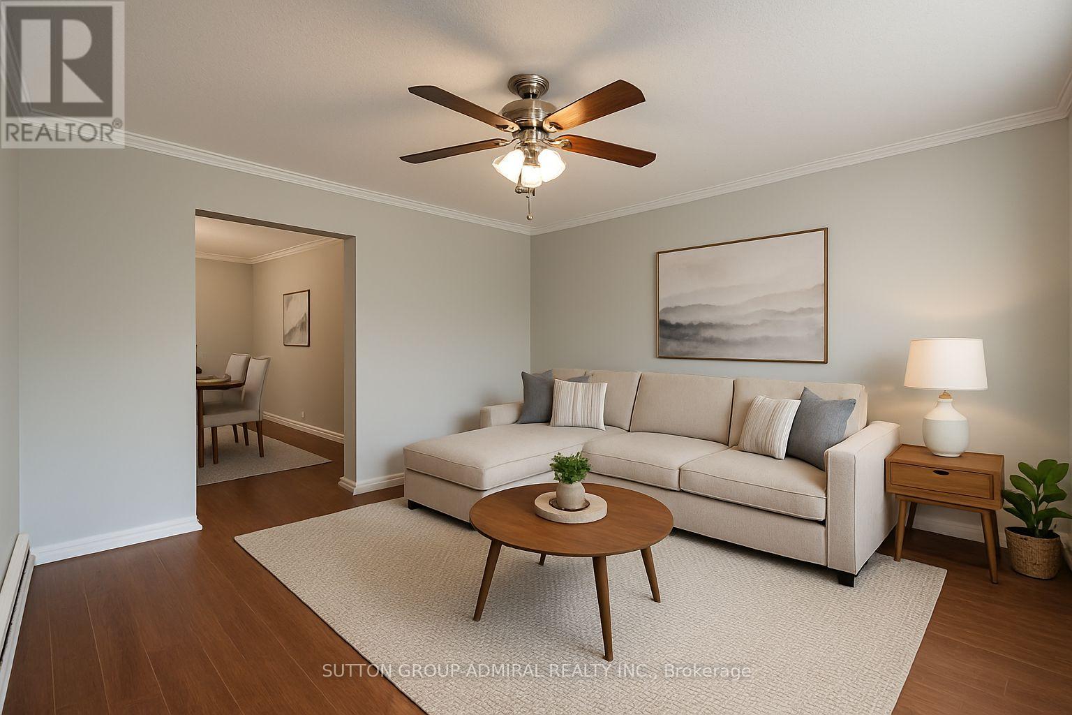 Photo 3 of 71 Spruce Avenue, Richmond Hill ON
