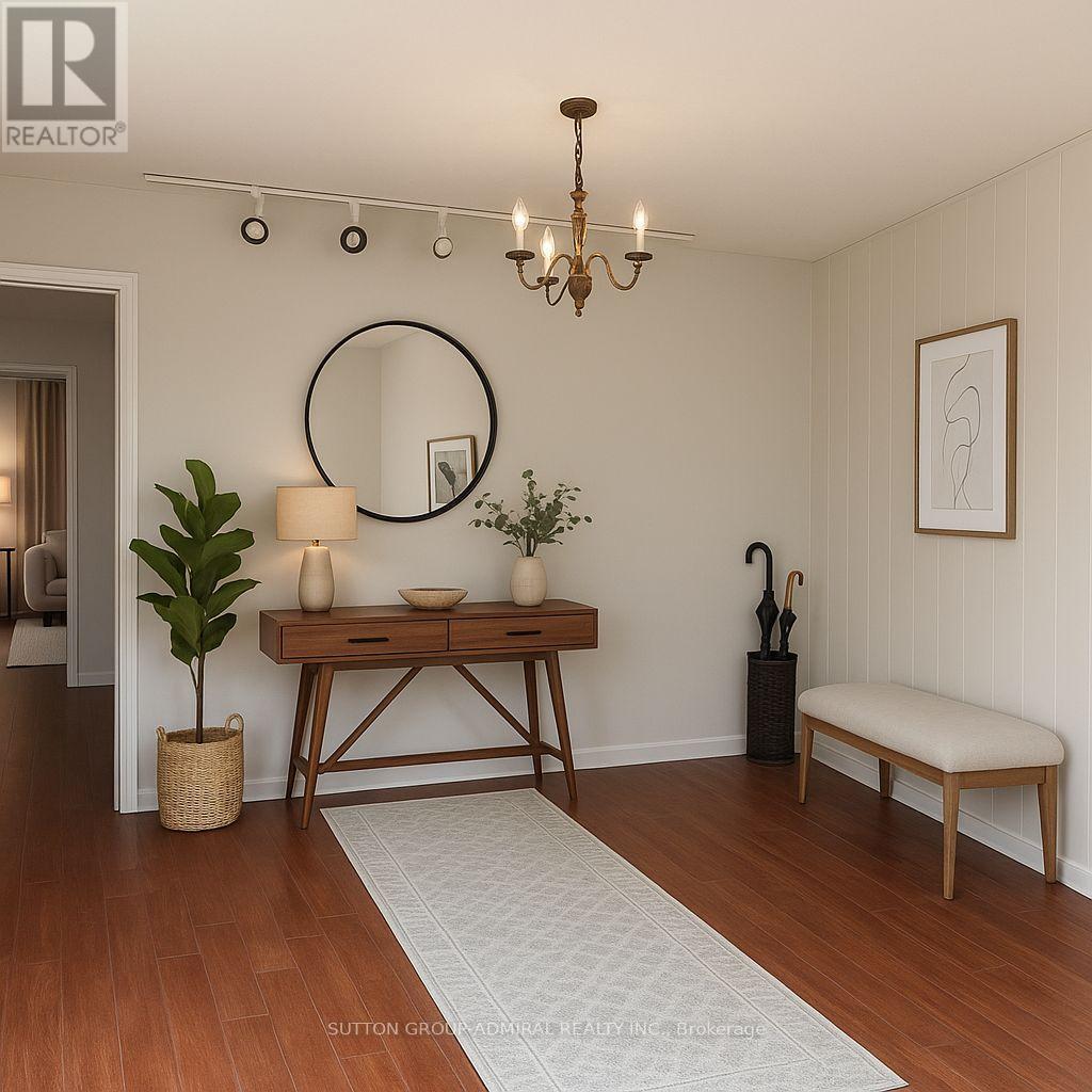Photo 4 of 71 Spruce Avenue, Richmond Hill ON