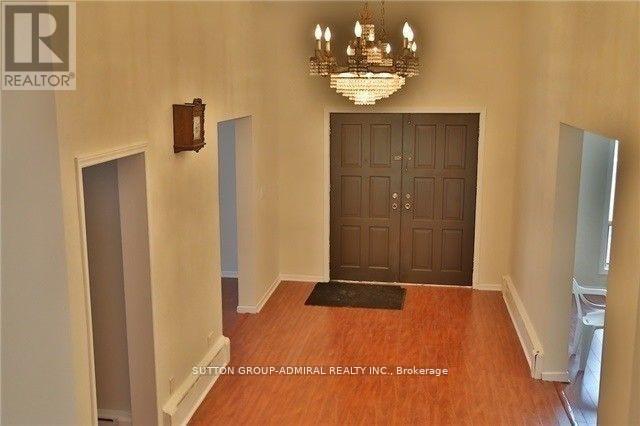 Photo 7 of 71 Spruce Avenue, Richmond Hill ON