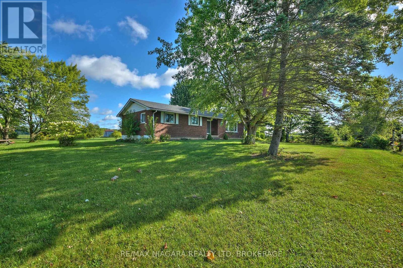 Photo 10 of 32626 Clarendon Street W, Wainfleet ON