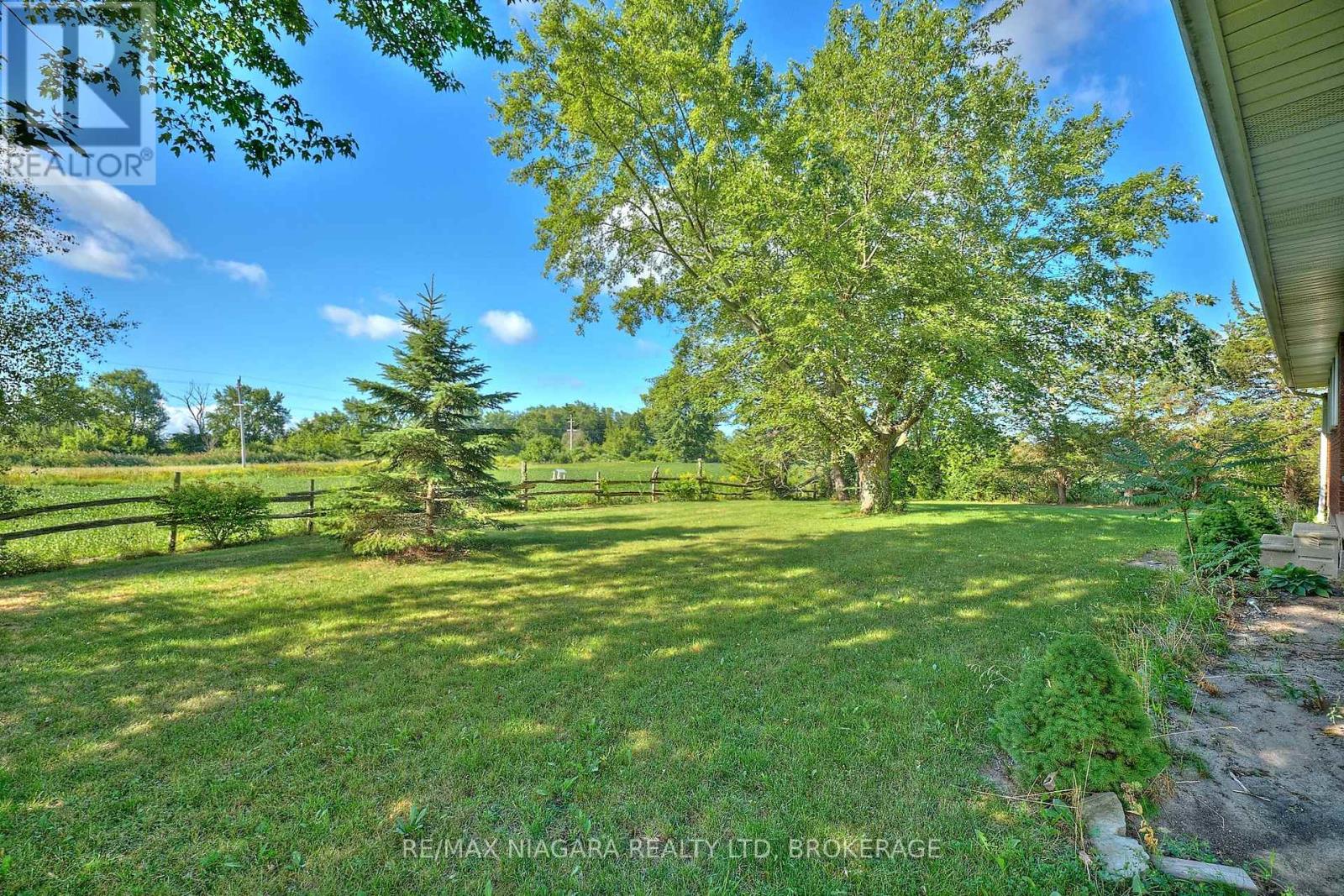 Photo 13 of 32626 Clarendon Street W, Wainfleet ON