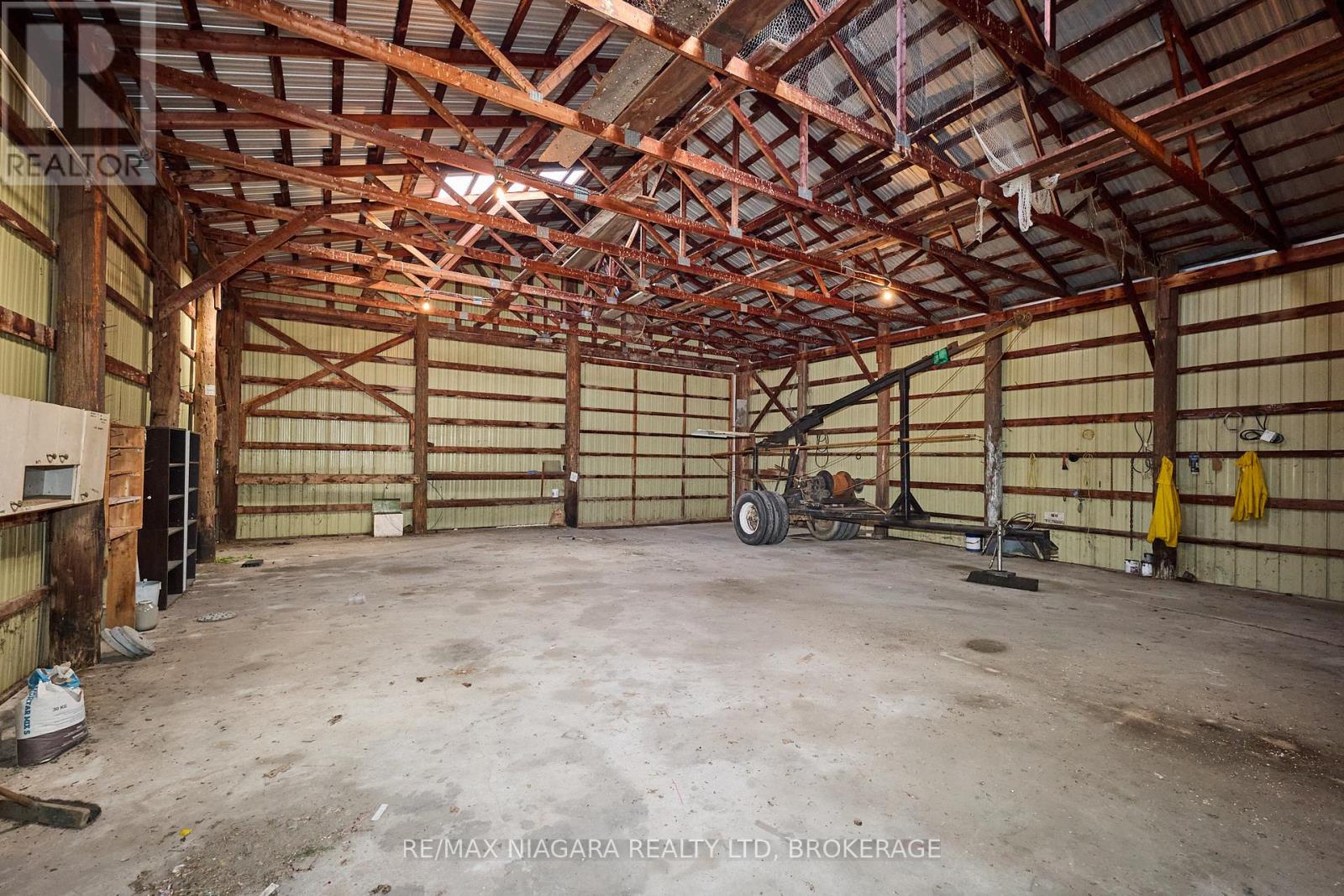 Photo 17 of 32626 Clarendon Street W, Wainfleet ON