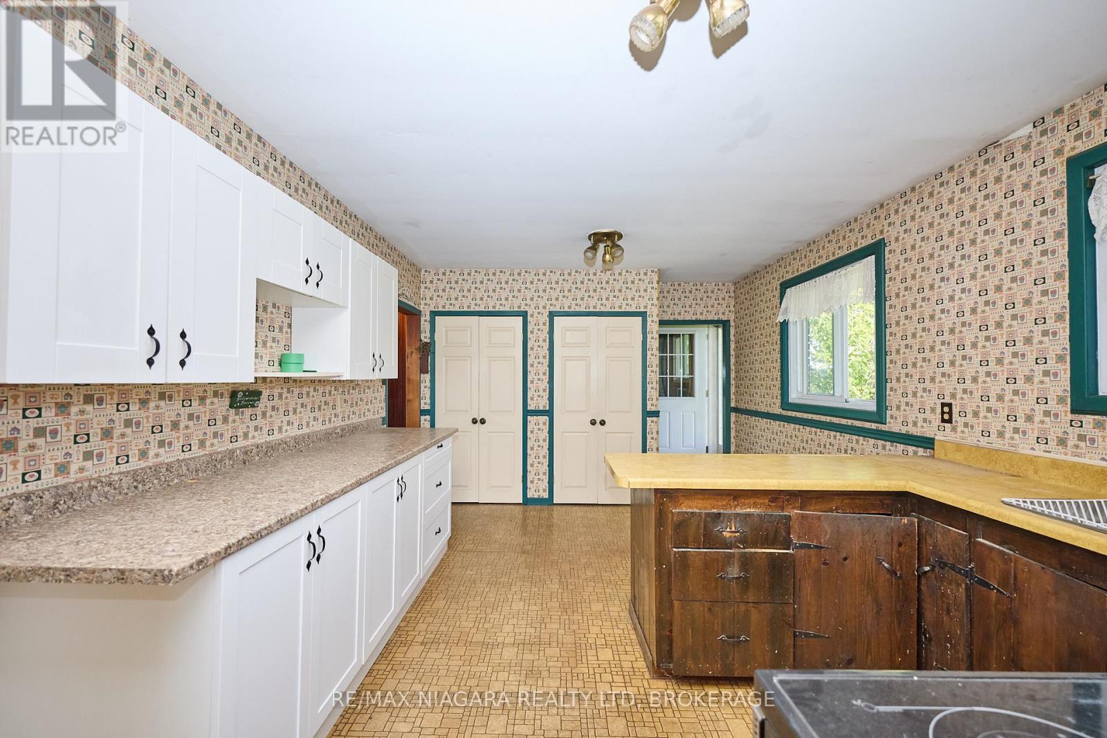 Photo 24 of 32626 Clarendon Street W, Wainfleet ON