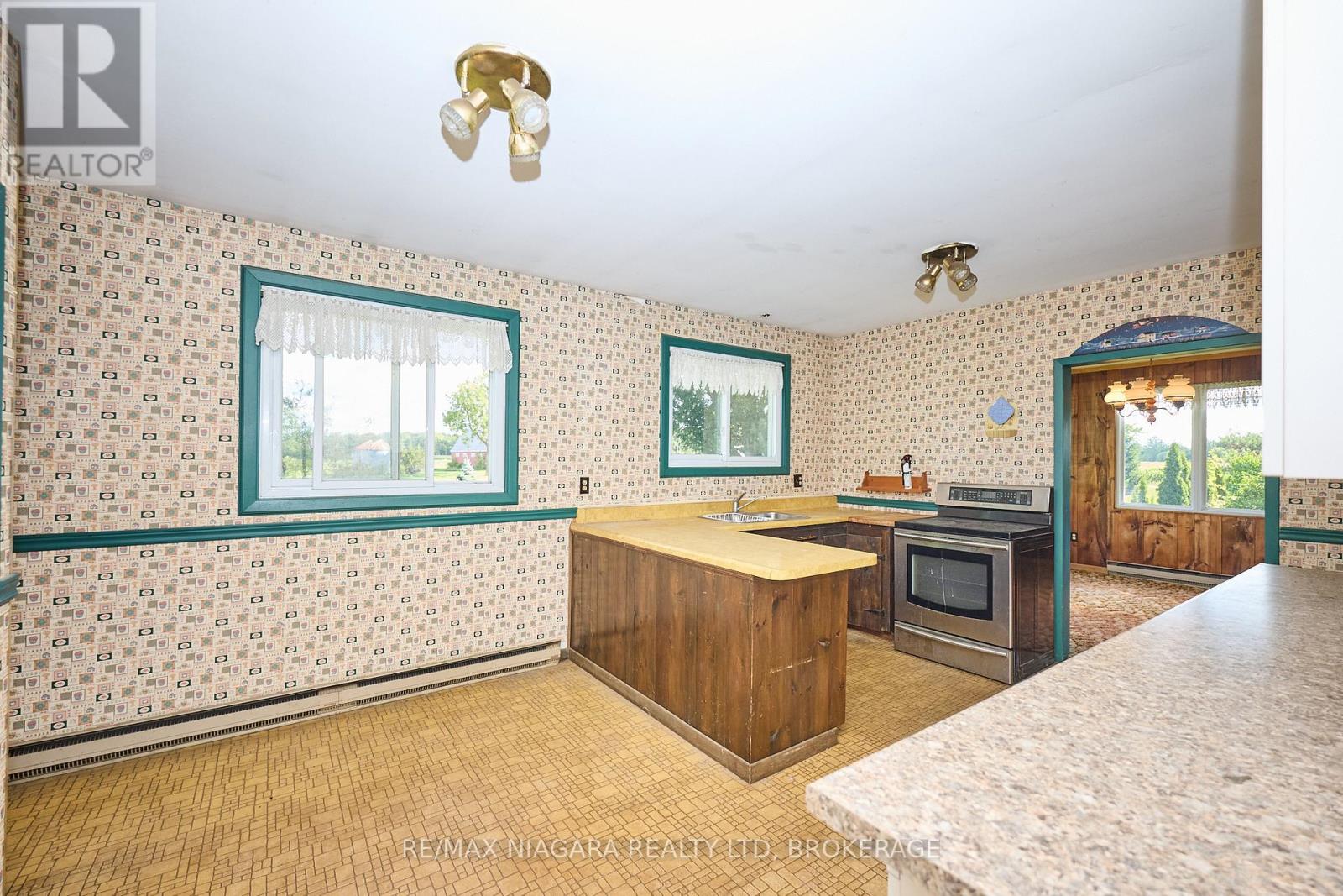 Photo 25 of 32626 Clarendon Street W, Wainfleet ON
