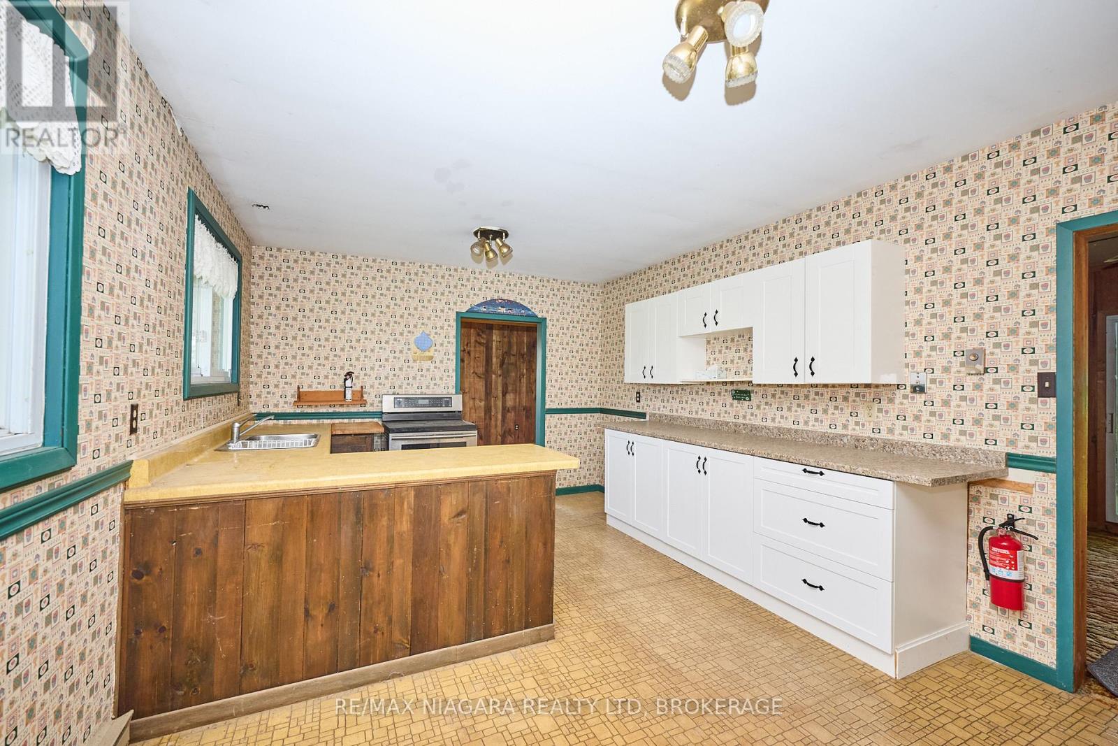 Photo 26 of 32626 Clarendon Street W, Wainfleet ON