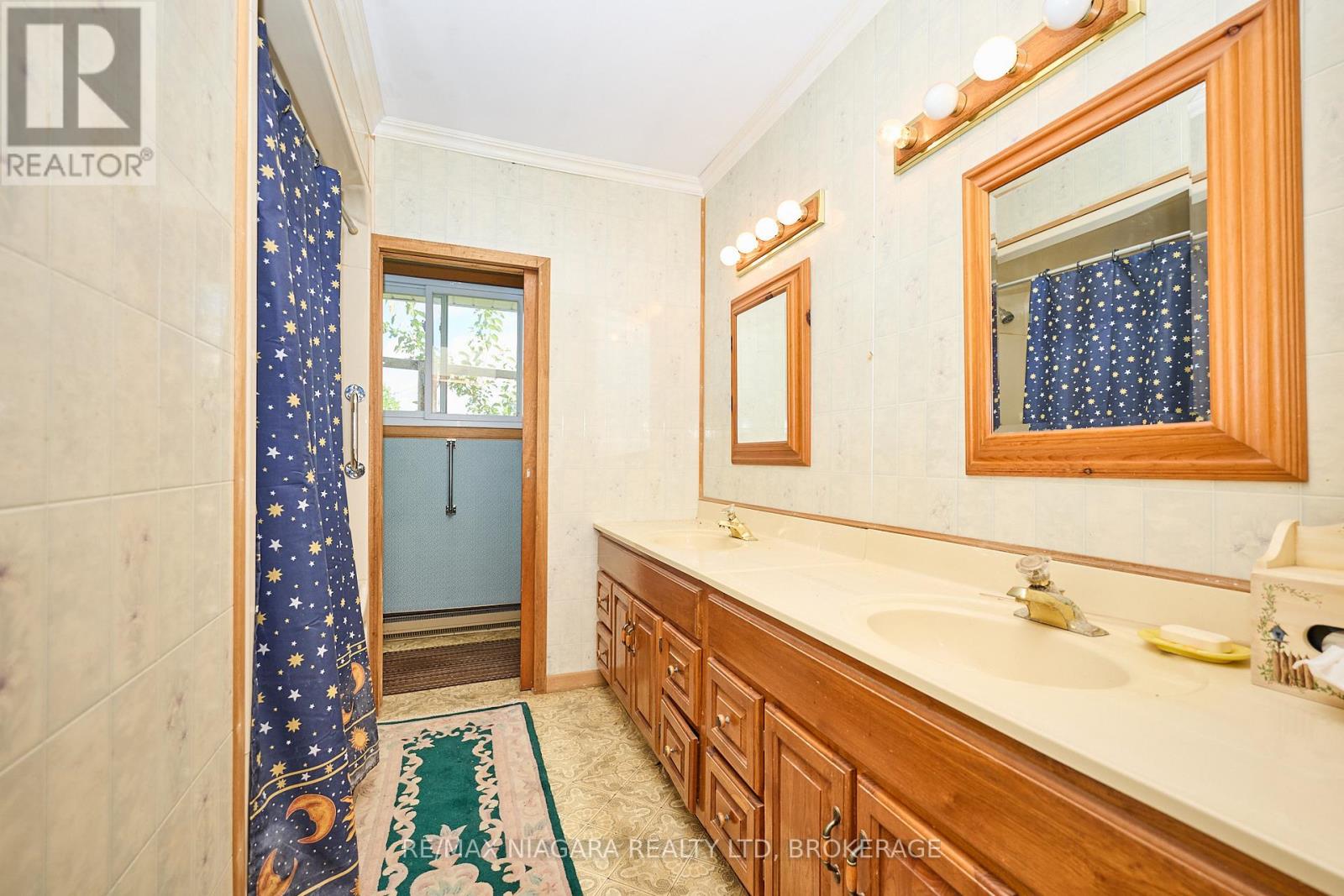 Photo 31 of 32626 Clarendon Street W, Wainfleet ON