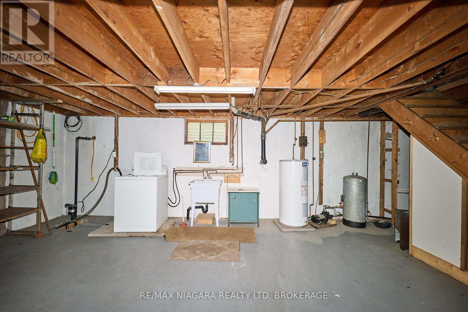 Photo 33 of 32626 Clarendon Street W, Wainfleet ON