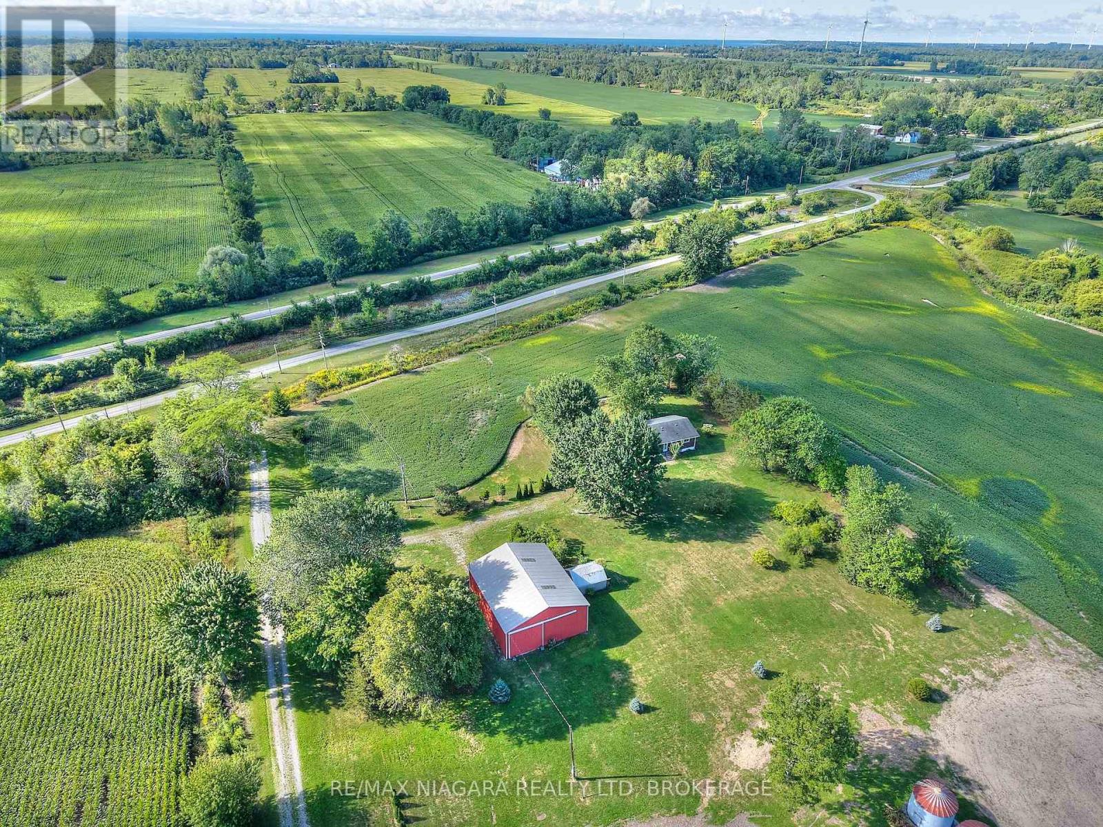 Photo 46 of 32626 Clarendon Street W, Wainfleet ON