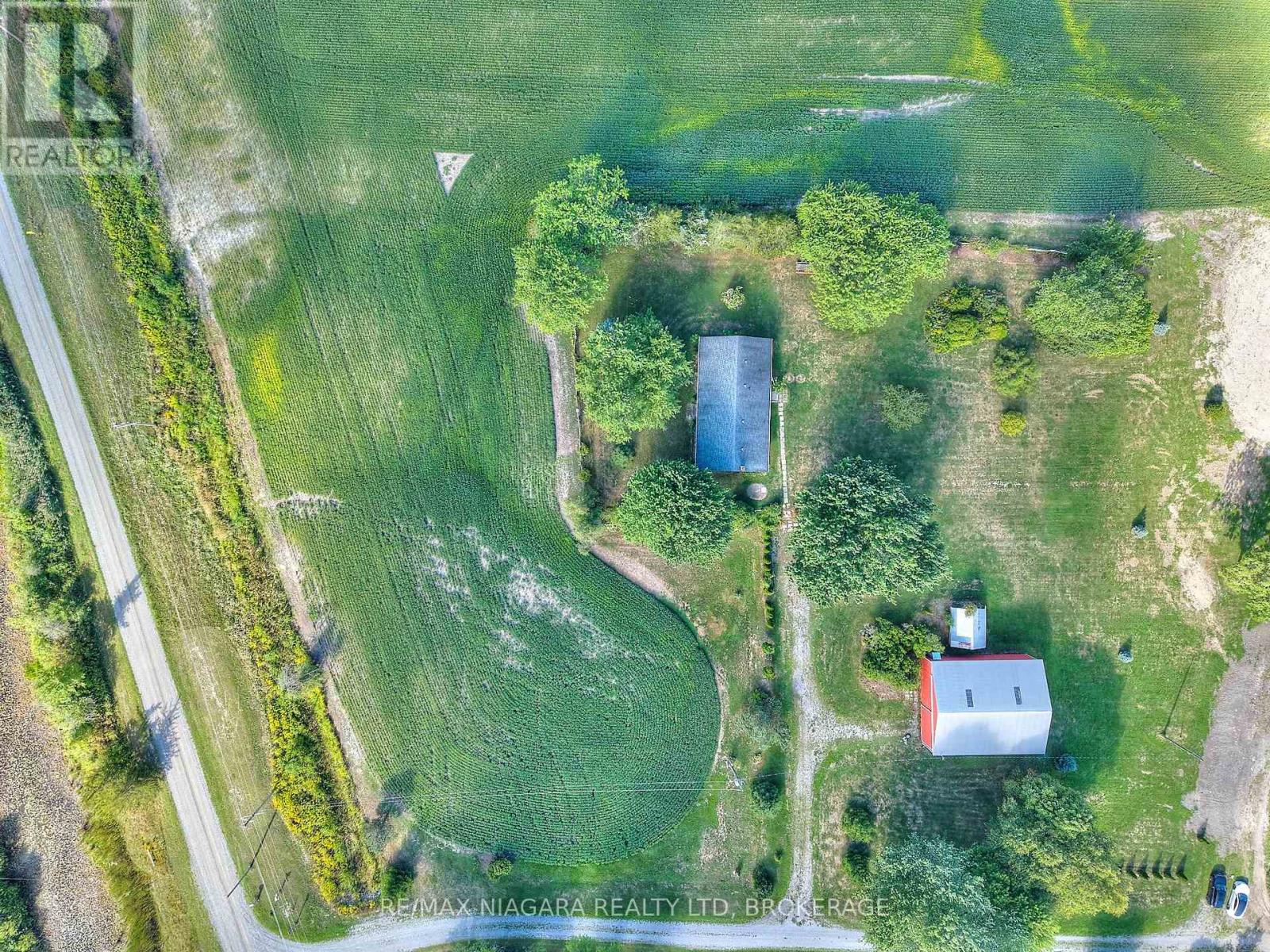 Photo 49 of 32626 Clarendon Street W, Wainfleet ON