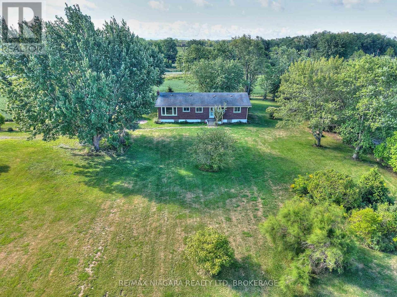 Photo 50 of 32626 Clarendon Street W, Wainfleet ON