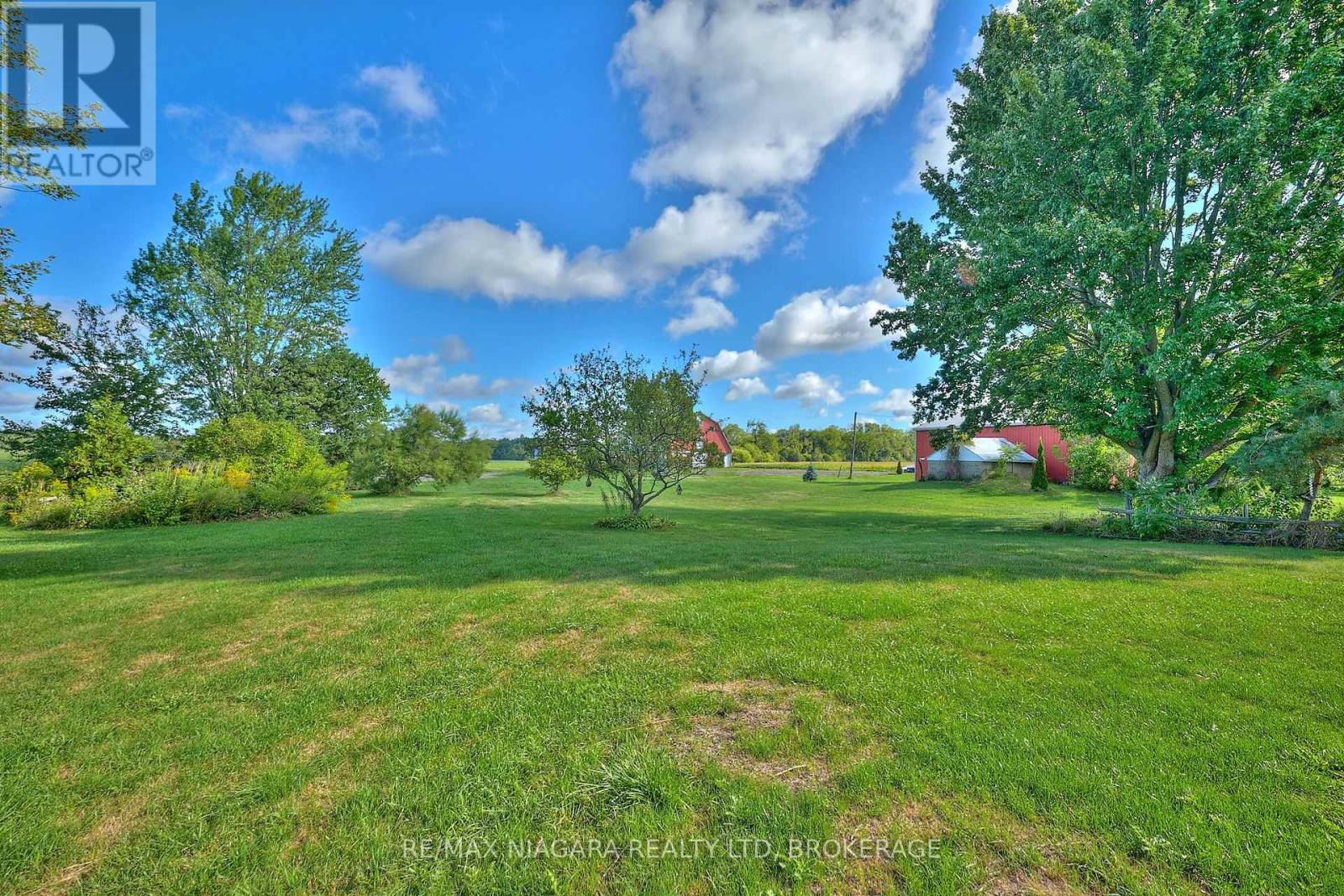 Photo 9 of 32626 Clarendon Street W, Wainfleet ON