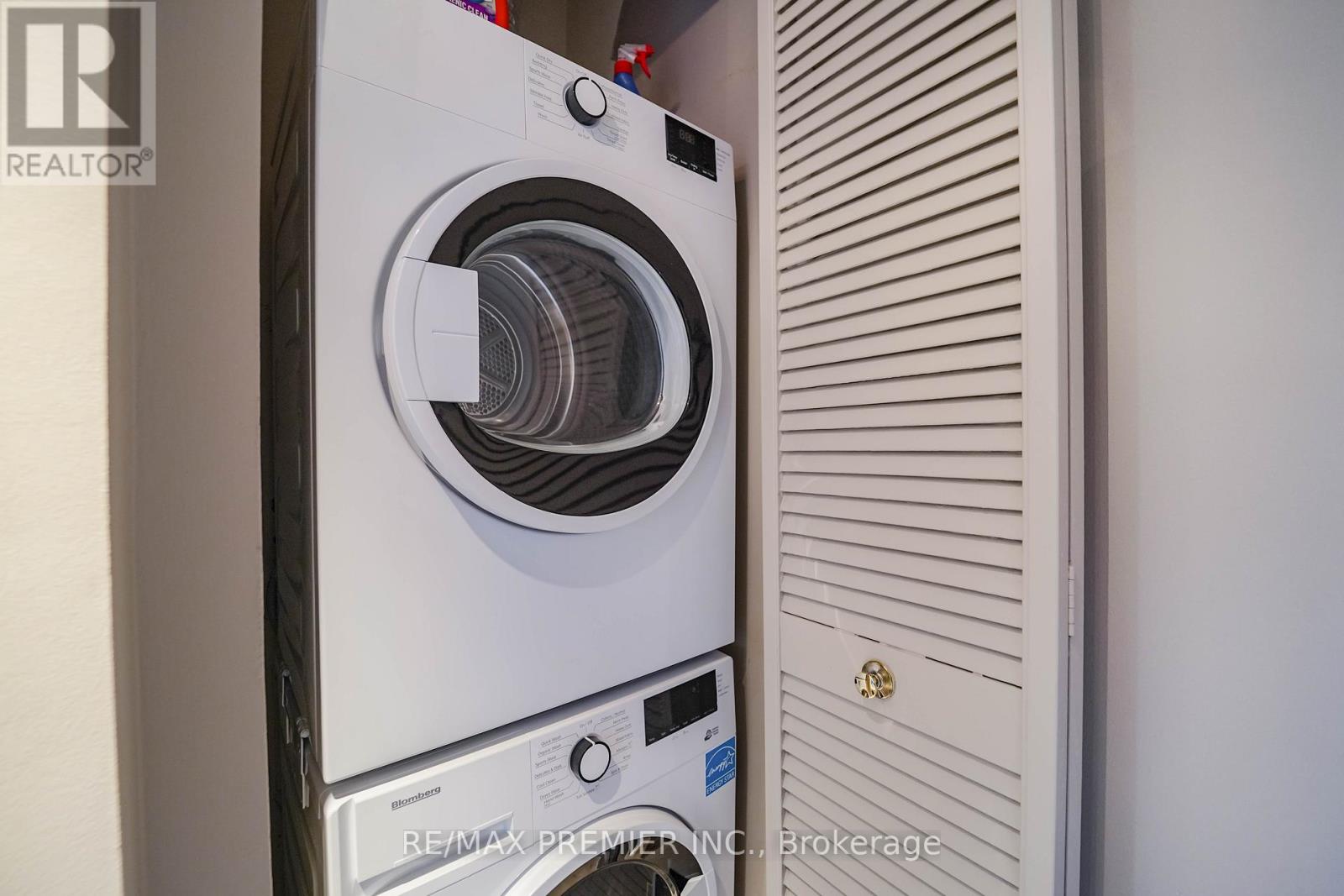 Photo 6 of Unit 601 250 Queens Quay Boulevard W, Toronto ON
