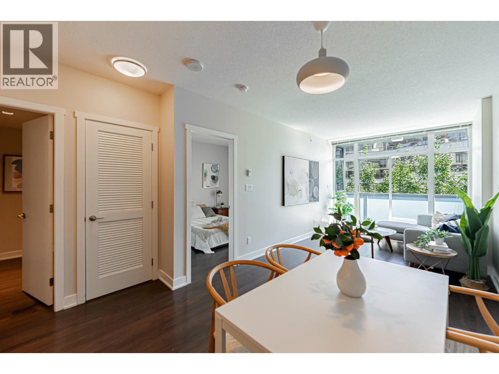 Photo 2 of 626 1777 W 7th Avenue, Vancouver BC