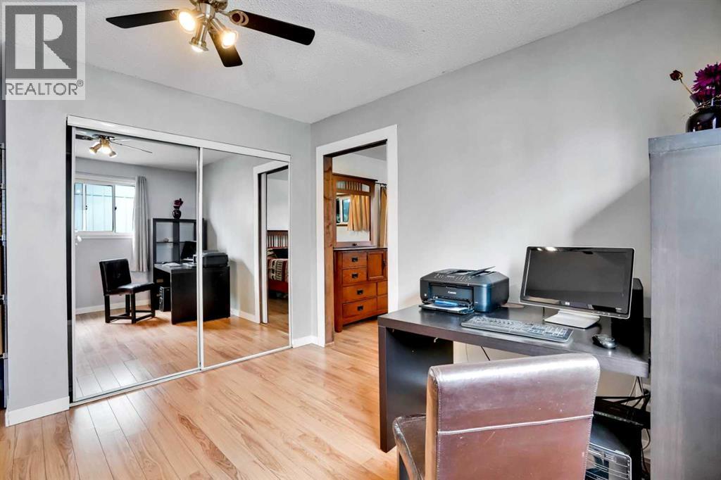 Single Family House Bi-level for Sale in  Rundleson Way NE Rundle Calgary 