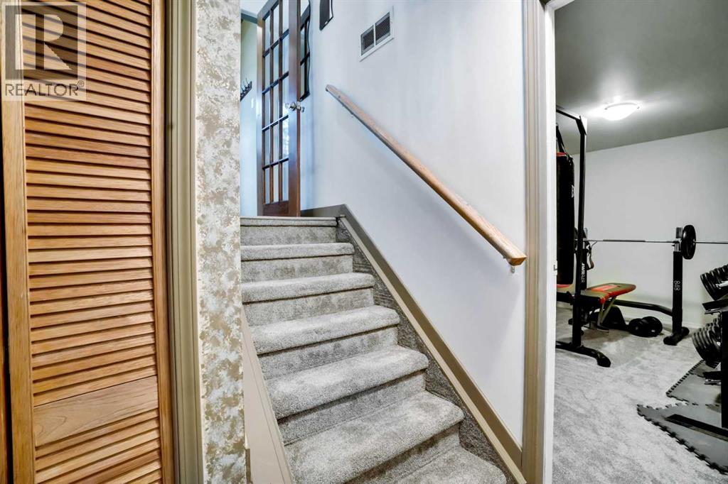 Single Family House Bi-level for Sale in  Rundleson Way NE Rundle Calgary 