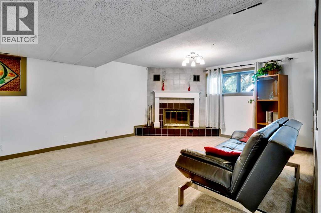 Single Family House Bi-level for Sale in  Rundleson Way NE Rundle Calgary 