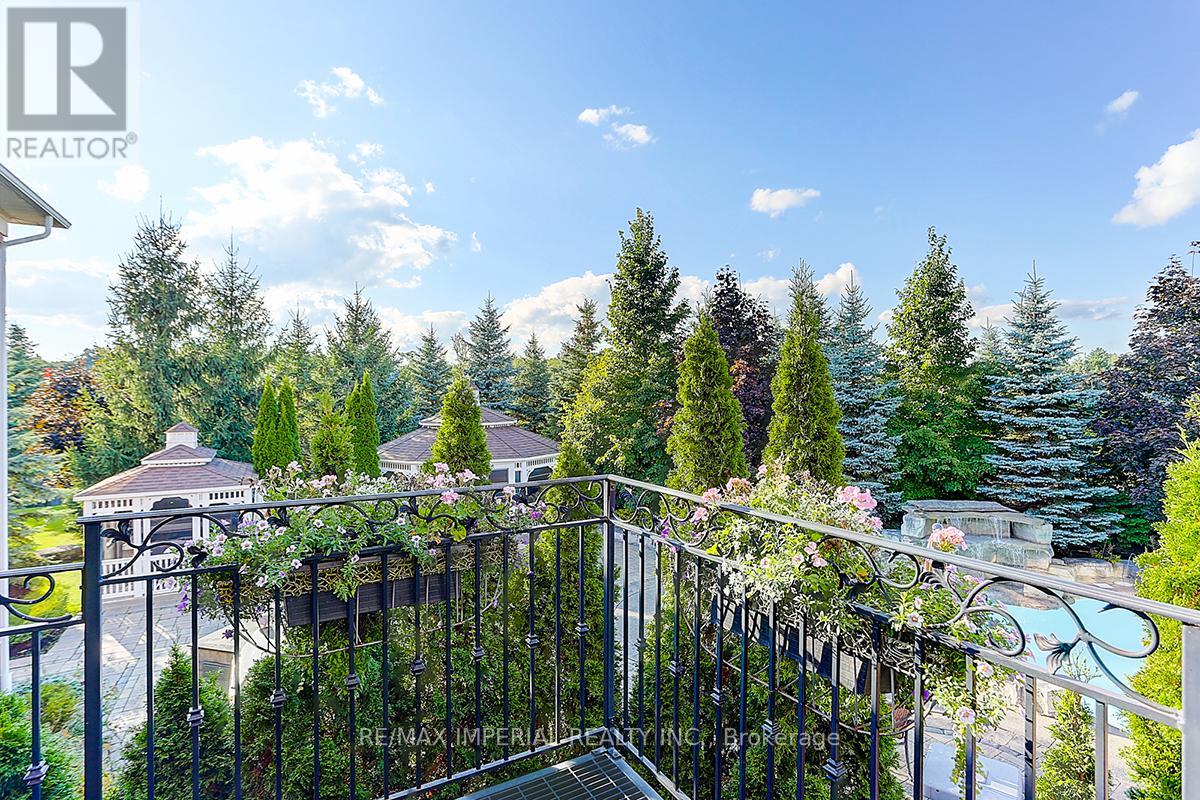 Photo 29 of 39 Fiorello Court, Vaughan ON