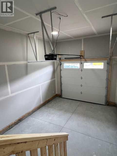 Photo 4 of 137 Gray Close, Sylvan Lake AB