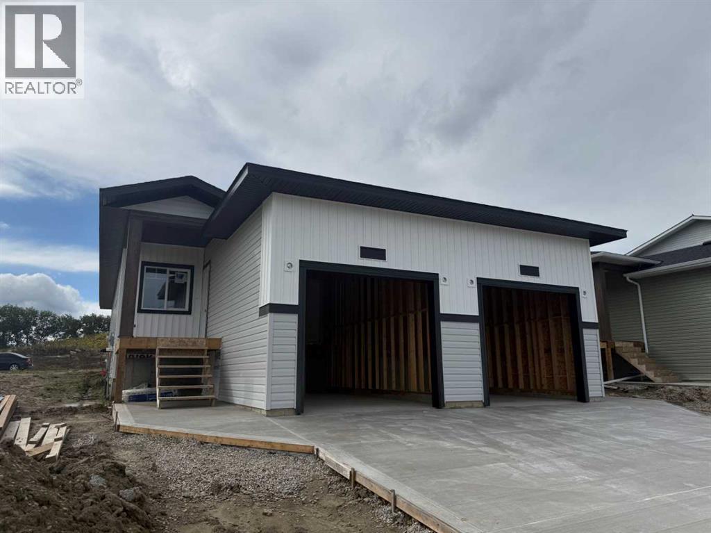 Photo 13 of 137 Gray Close, Sylvan Lake AB