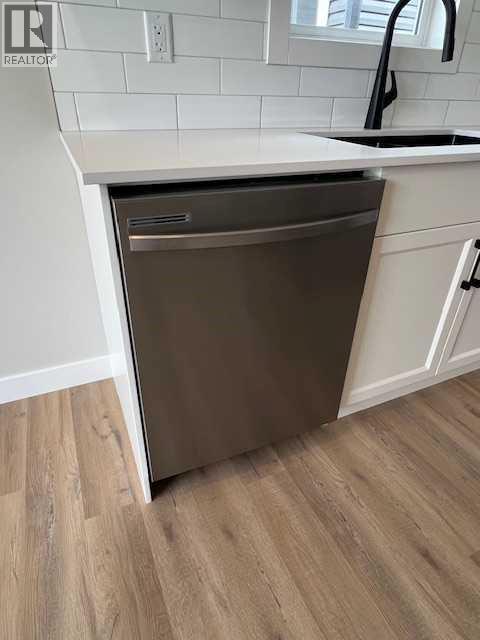 Photo 8 of 137 Gray Close, Sylvan Lake AB