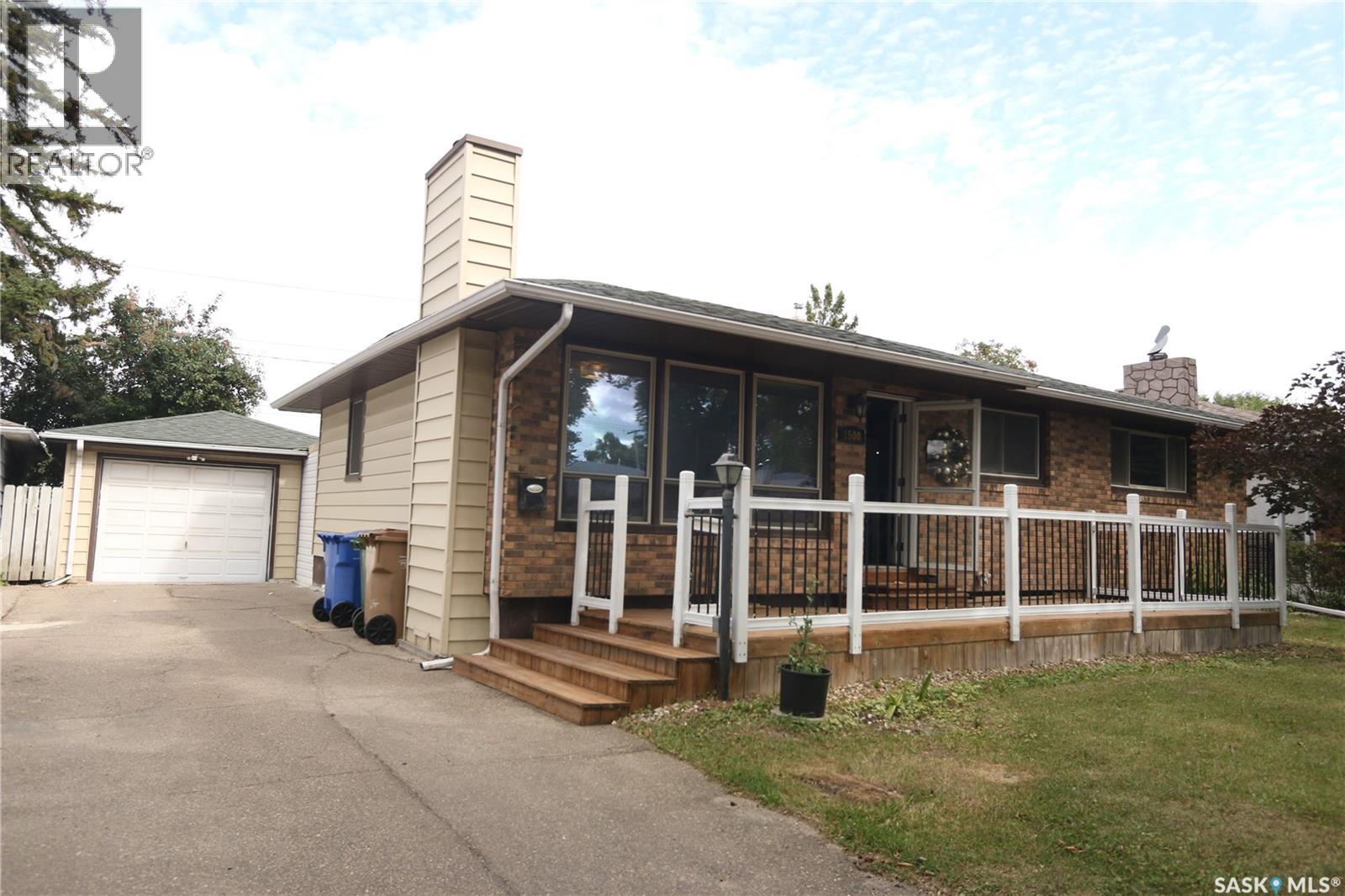 Photo 2 of 1500 Macpherson Avenue, Regina SK