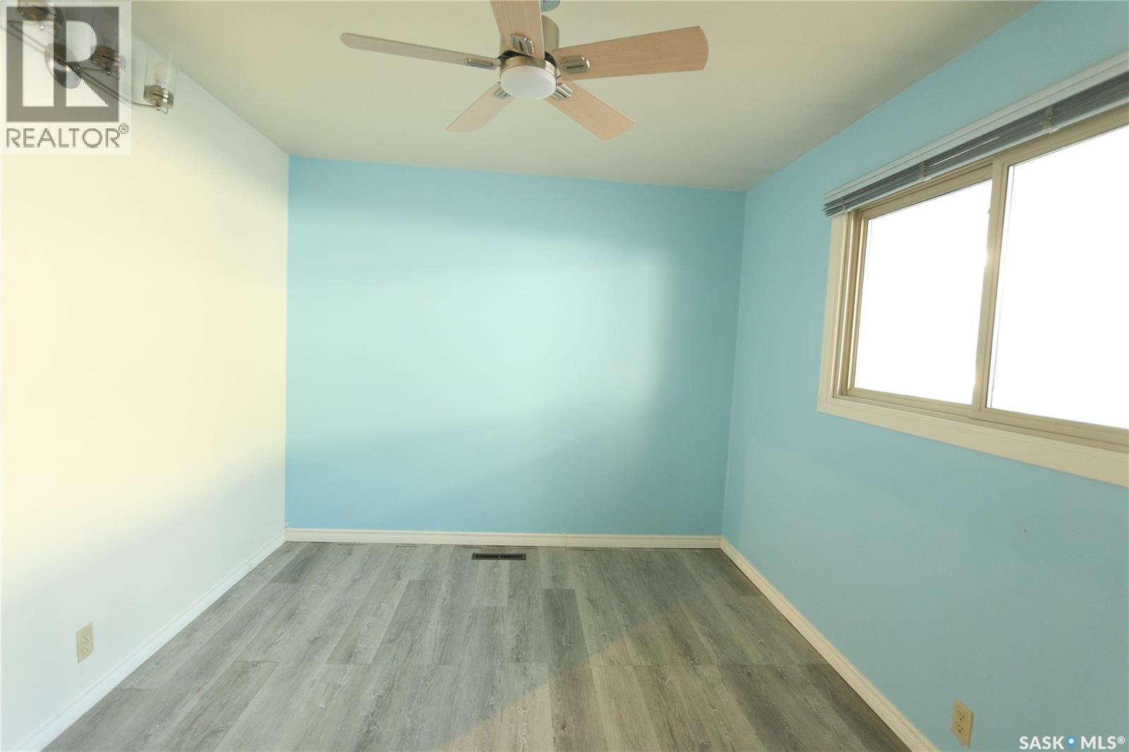 Photo 14 of 1500 Macpherson Avenue, Regina SK