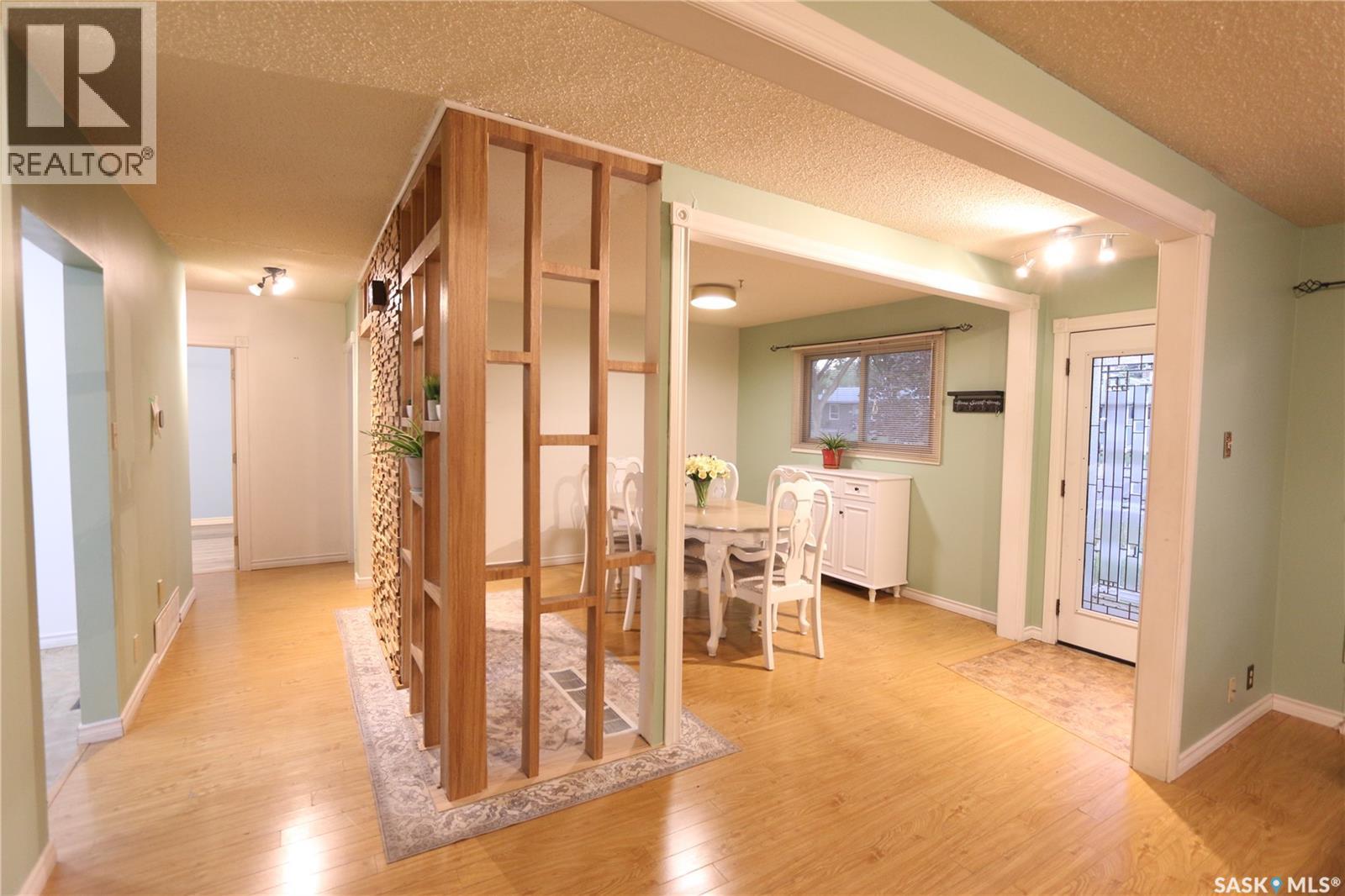 Photo 8 of 1500 Macpherson Avenue, Regina SK