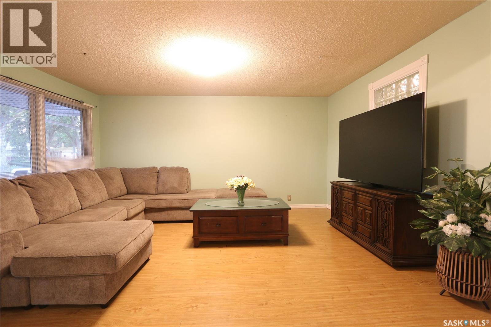 Photo 6 of 1500 Macpherson Avenue, Regina SK