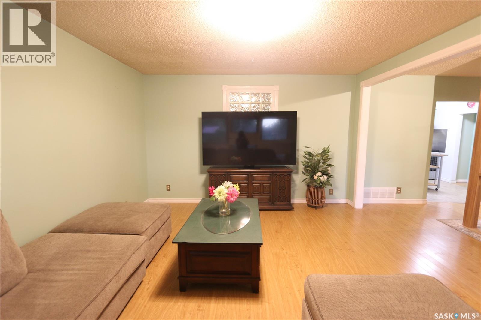 Photo 7 of 1500 Macpherson Avenue, Regina SK