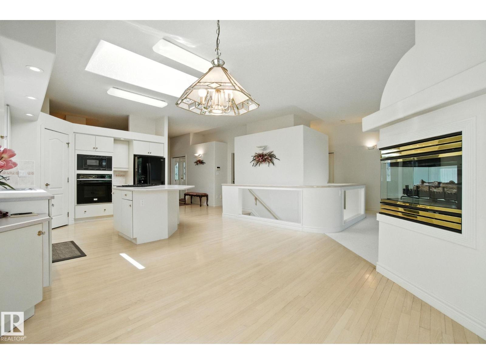 Photo 15 of 172 Blackburn W Sw, Edmonton AB