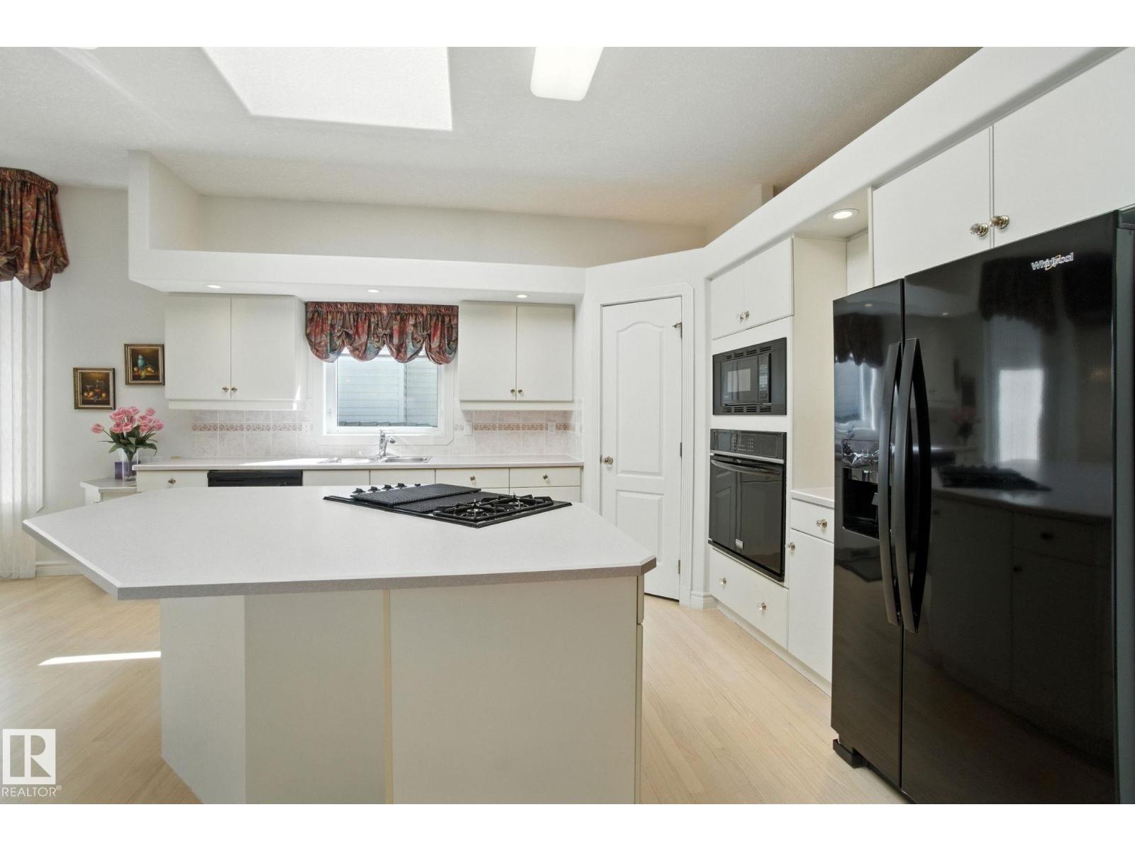 Photo 22 of 172 Blackburn W Sw, Edmonton AB