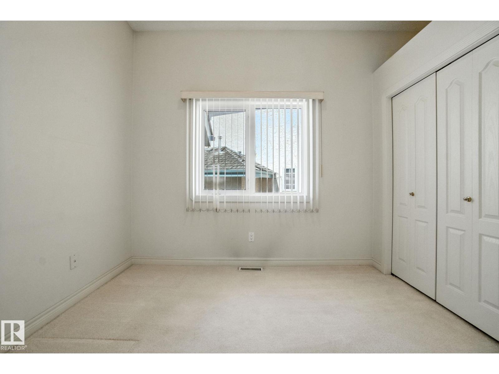 Photo 12 of 172 Blackburn W Sw, Edmonton AB