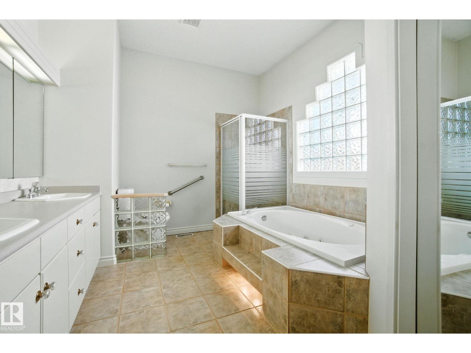 Photo 6 of 172 Blackburn W Sw, Edmonton AB