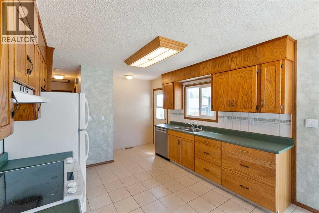 Photo 7 of 125 Big Springs Drive, Airdrie AB