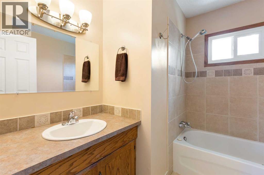 Photo 13 of 125 Big Springs Drive, Airdrie AB