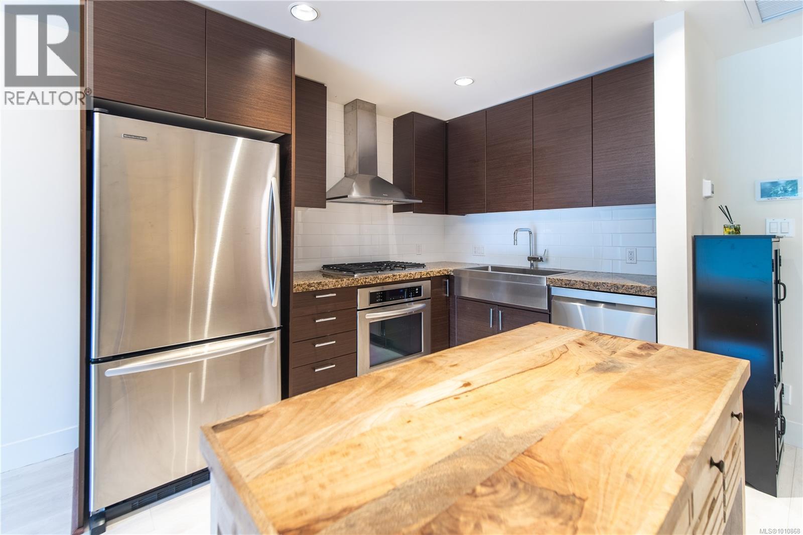 Photo 12 of 210 1400 Lynburne Pl, Langford BC