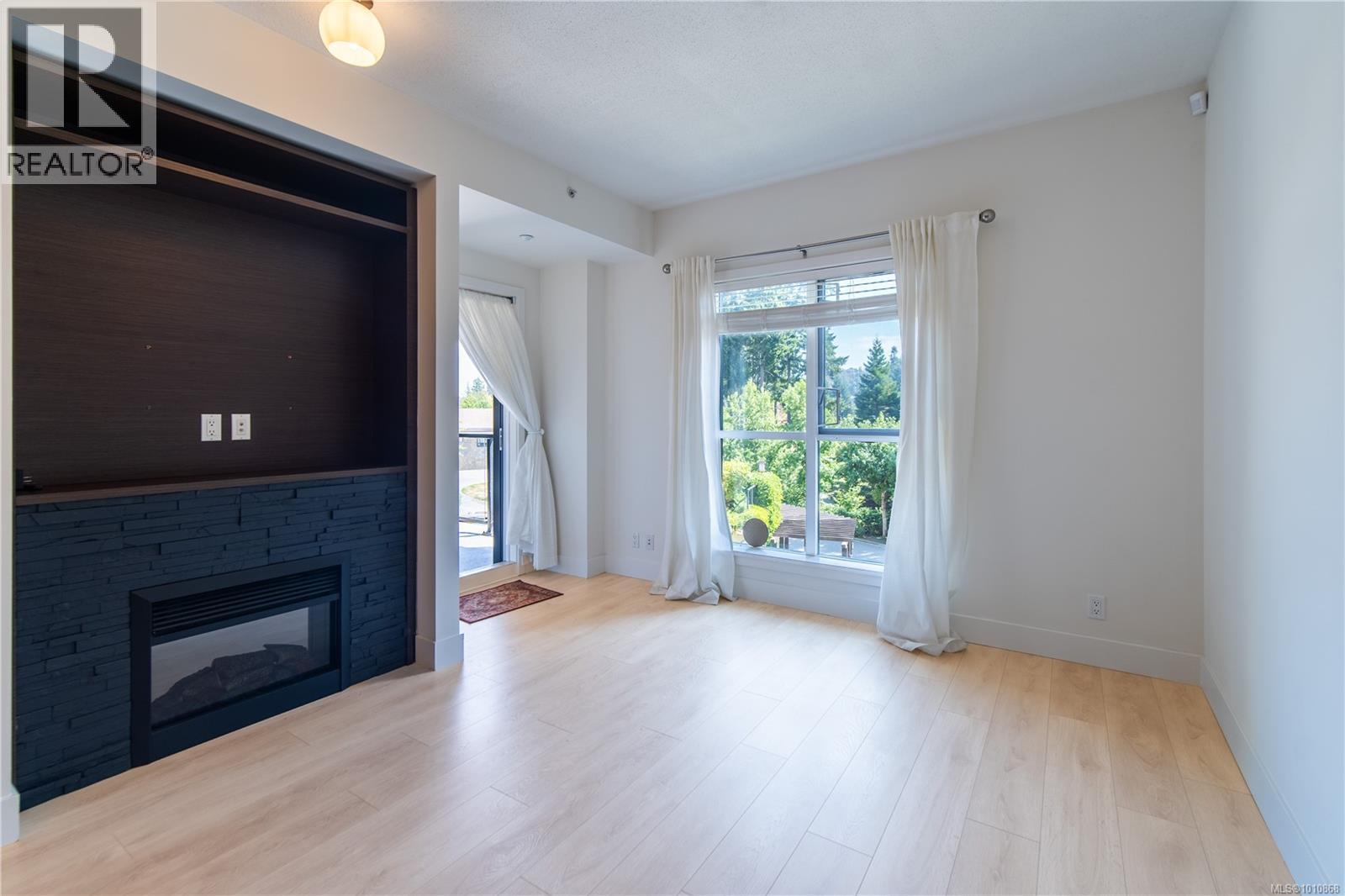 Photo 4 of 210 1400 Lynburne Pl, Langford BC