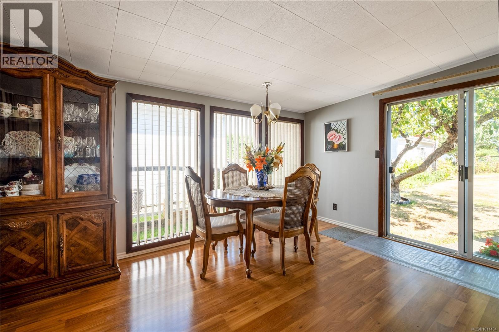 Photo 4 of 549 Colwyn St, Campbell River BC