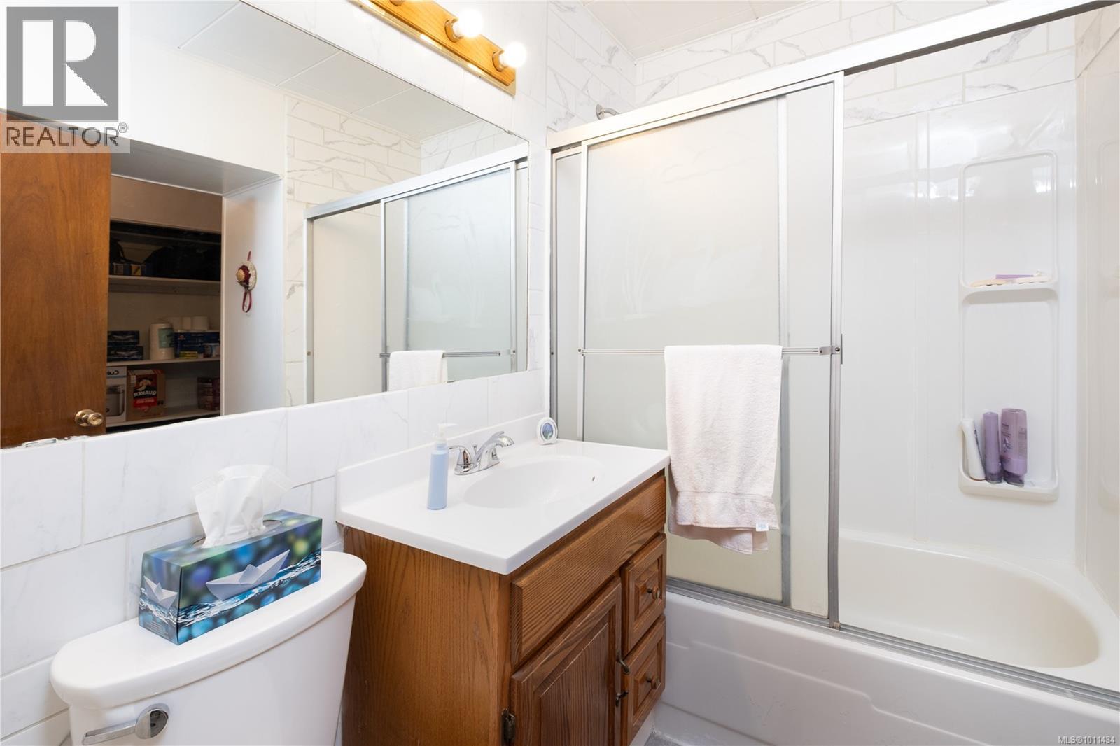 Photo 1 of 549 Colwyn St, Campbell River BC