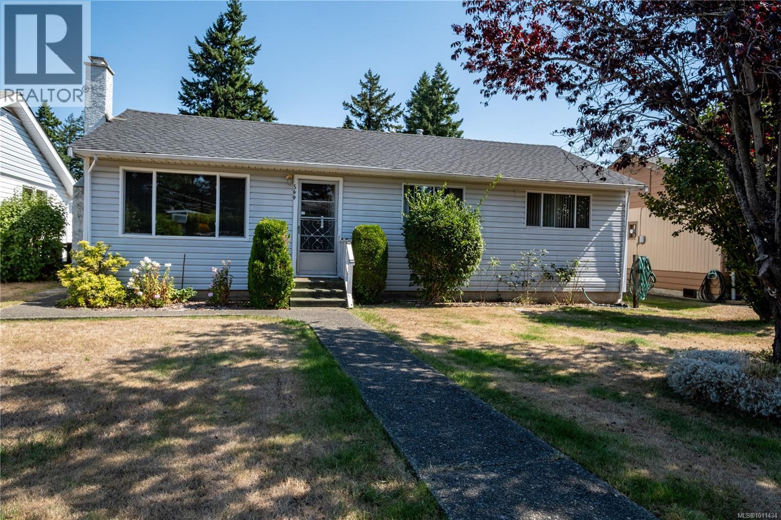 Photo 12 of 549 Colwyn St, Campbell River BC