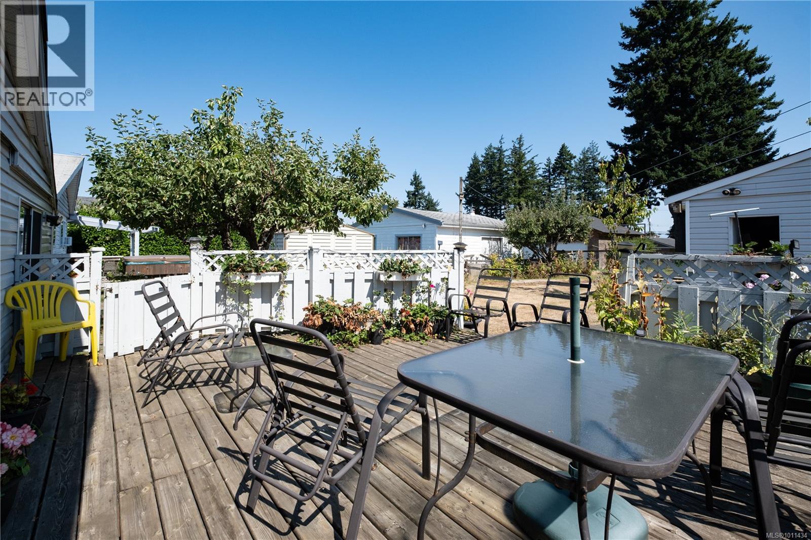 Photo 7 of 549 Colwyn St, Campbell River BC