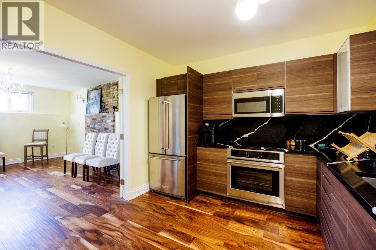 Photo 7 of 4577 Meadowbank Close, North Vancouver BC