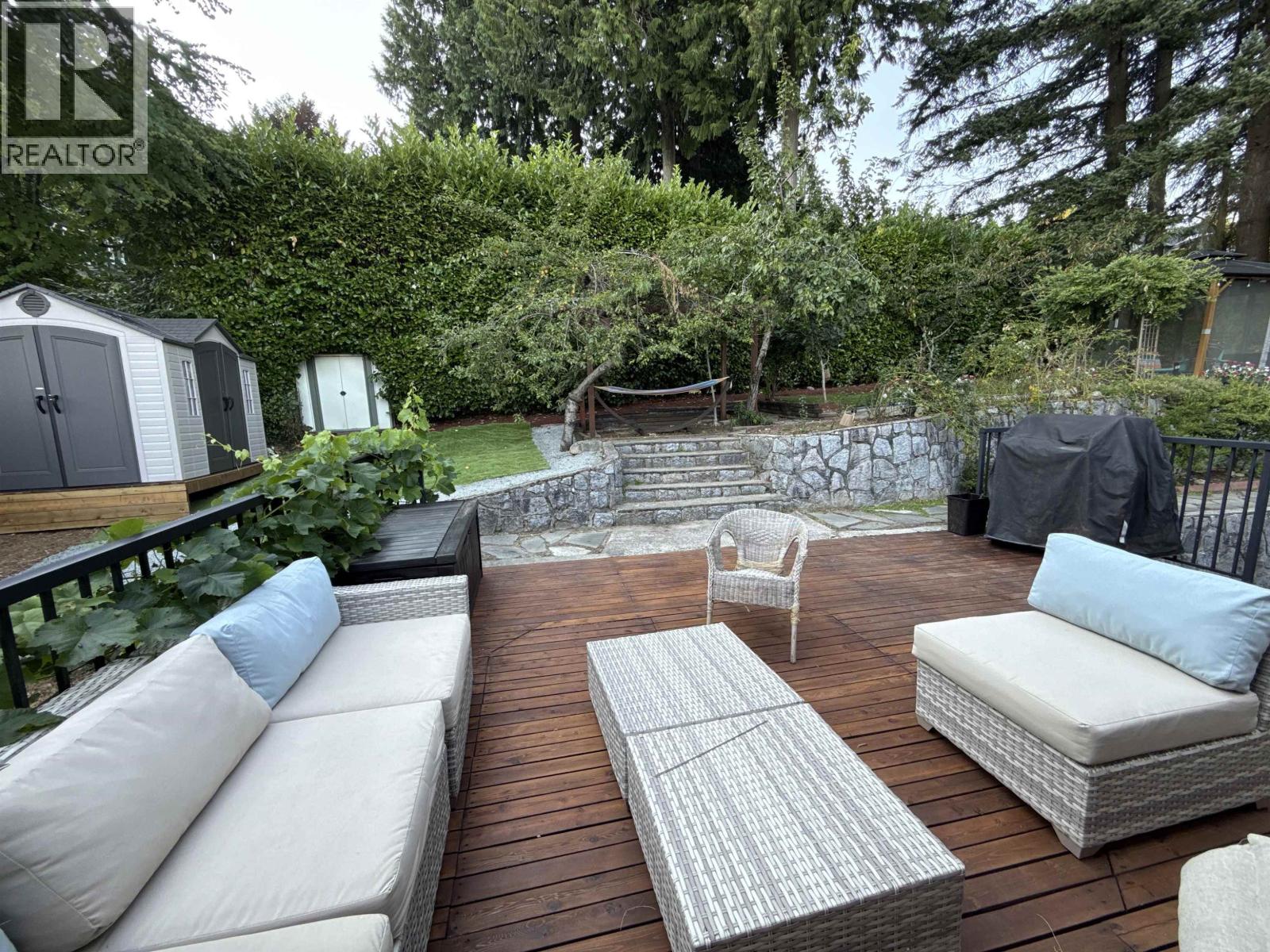Photo 10 of 4577 Meadowbank Close, North Vancouver BC