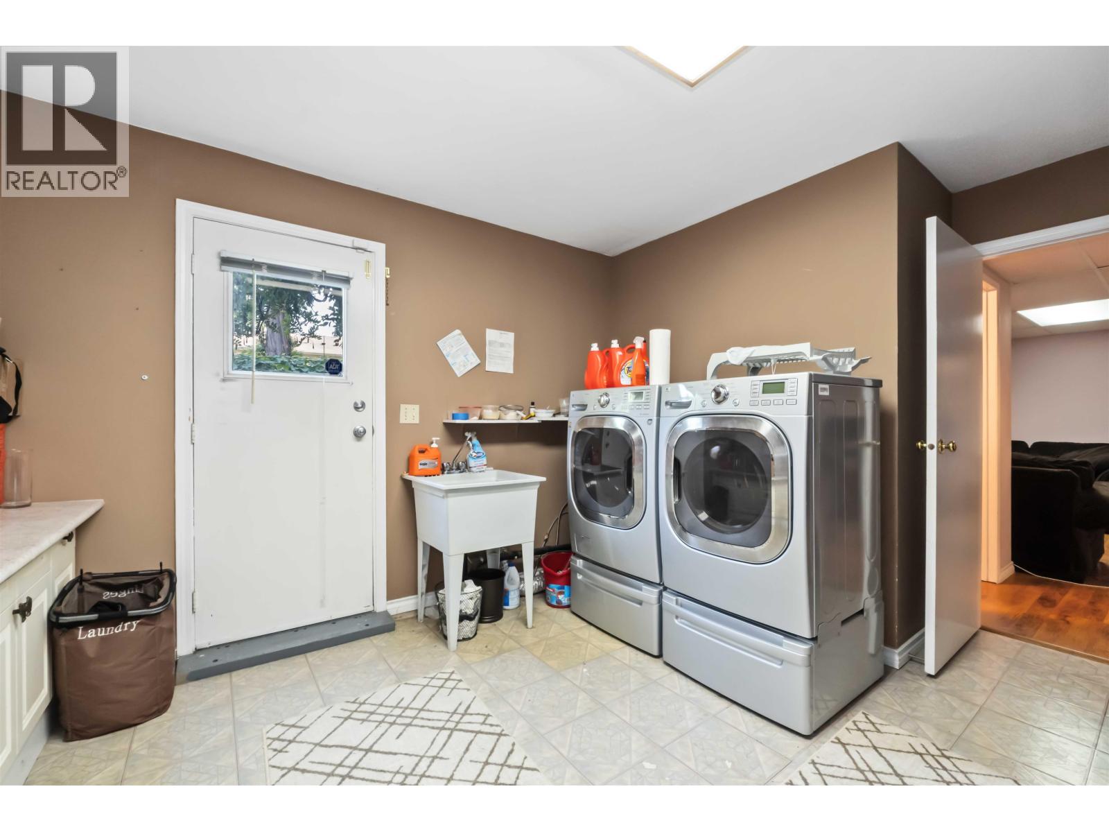 Photo 14 of 21064 Barker Avenue, Maple Ridge BC